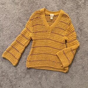 H&M Women's Yellow V-Neck Sweater